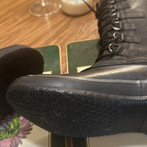 Kamik boots Black waterproof fake fur/Lace up - Size 8 EUC - Picture 10 of 14